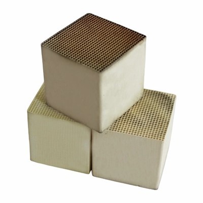 Pd катализатор на благородни метали